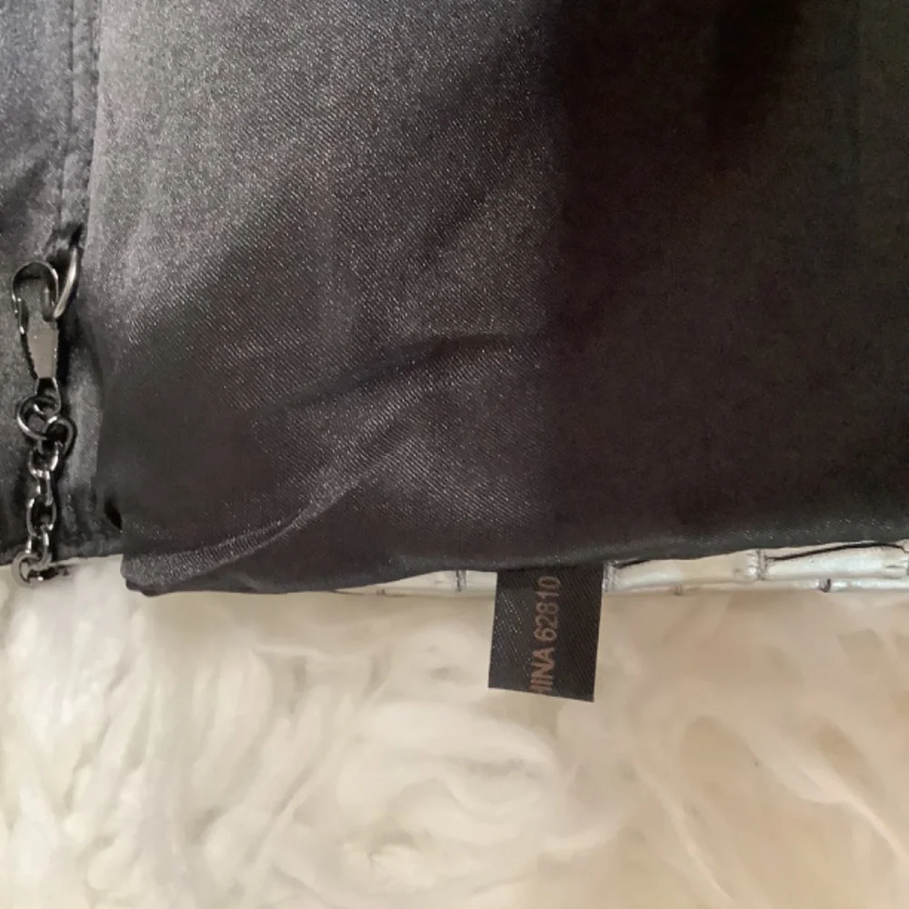 EUC Jessica McClintock  silver croc clutch‎ crossbody chain